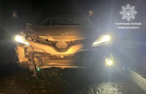 Водій у Львові вчинив ДТП і втік, залишивши номерний знак