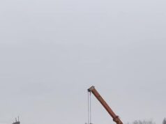 У Новому Роздолі встановлюють особливу новорічну ялинку