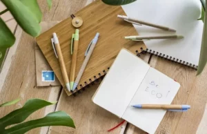 Корпоративні подарунки з логотипом: ідеї для брендування, які працюють Корпоративні подарунки з логотипом