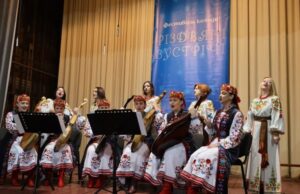 Фестиваль коляди об’єднав громади у селі Підлуби на Новояворівщині