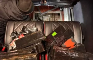 (Українська) У Краківці прикордонники знайшли 250 пачок сигарет в автобусі