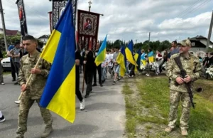 У селі Подорожнє провели в останню дорогу Віталія Гнидина