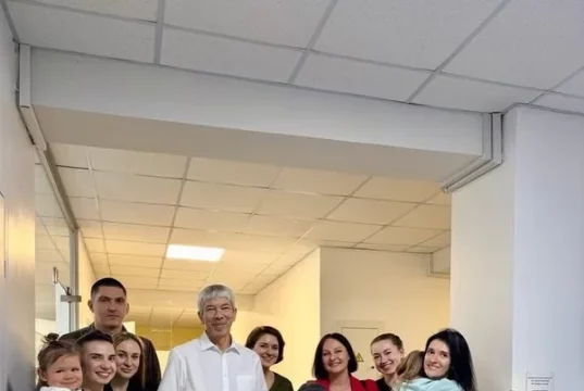 Канадський нейроонколог Ерік Буфе проконсультував дітей у львівському Центрі дитячої медицини