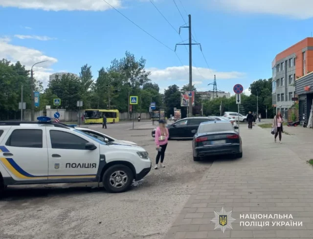 image У Львові на вулиці Вашинґтона автомобіль травмував жінку