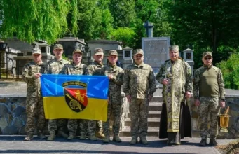Артилеристи 45 ОАБр ушанували Мирона Тарнавського на Янівському цвинтарі у Львові
