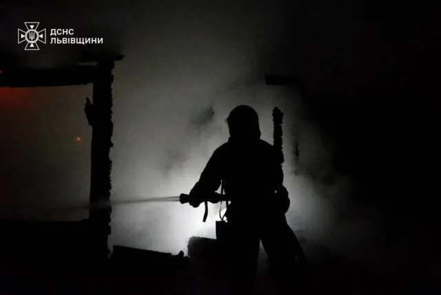 image На Львівщині за добу рятувальники погасили 12 пожеж