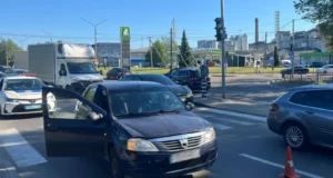 У Львові на перехресті Пасічної та Вашингтона автомобіль травмував пішохідку