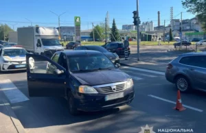 У Львові на перехресті Пасічної та Вашингтона автомобіль травмував пішохідку
