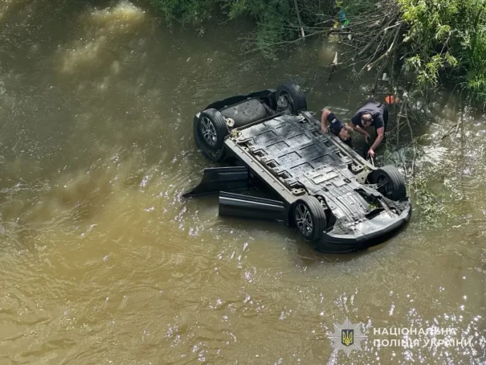 У селі Гребенів на Львівщині внаслідок ДТП загинув водій Opel Ampera