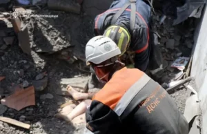 Кількість загиблих від удару по Дніпру зросла до 12 осіб