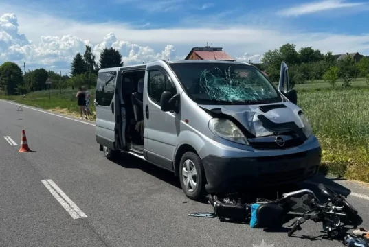 На Самбірщині загинула водійка електромопеда після зіткнення з мікроавтобусом