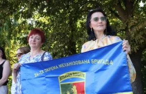 Родини військових провели мирну акцію з вимогою ротації та визначення термінів служби Родини військових провели мирну акцію з вимогою ротації та визначення термінів служби