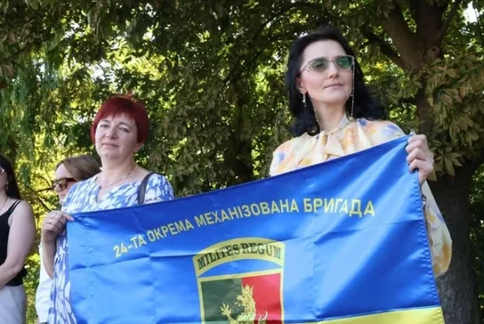 Родини військових провели мирну акцію з вимогою ротації та визначення термінів служби