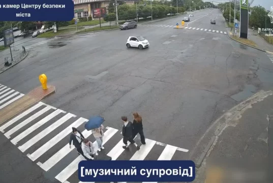 У Львові водій Tesla після ДТП на Любінській втік з місця події