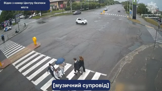 image У Львові водій Tesla після ДТП на Любінській втік з місця події