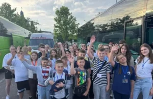 (Українська) Діти загиблих захисників зі Львівщини поїхали на відпочинок до Франції Діти загиблих захисників зі Львівщини поїхали на відпочинок до Франції