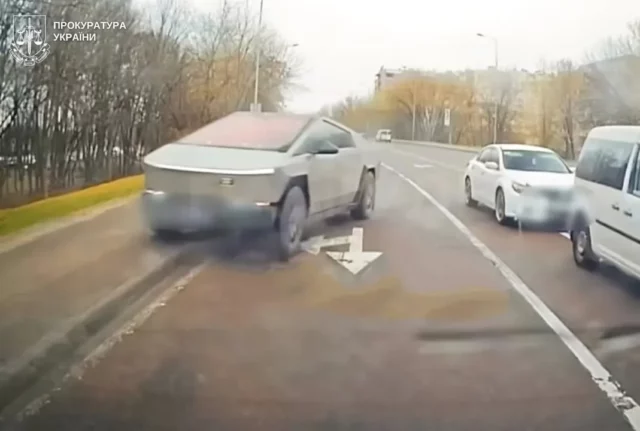 image У Львові водія Tesla Cybertruck обвинувачують у невиконанні судового рішення