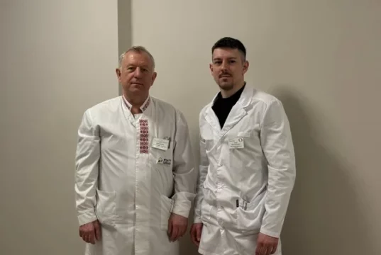 Лікарі вирівняли різницю в довжині ніг у 13-річного хлопчика малоінвазивною операцією