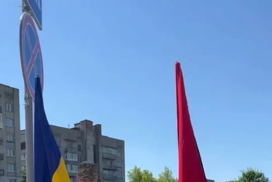 Новороздільська громада зустріла кортеж із тілом воїна Романа Надорожного