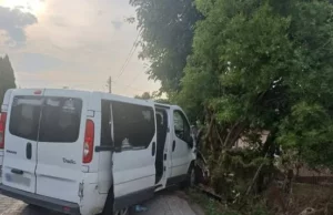 У Львові на вулиці Старознесенській травмувалися троє пасажирів мікроавтобуса