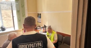 У Золочеві посадовця райспоживспілки підозрюють у самовільному будівництві поминального дому