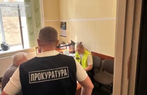У Золочеві посадовця райспоживспілки підозрюють у самовільному будівництві поминального дому