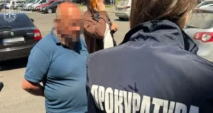У Львові викрили схему виїзду за кордон за 15 тисяч доларів