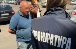 У Львові викрили схему виїзду за кордон за 15 тисяч доларів