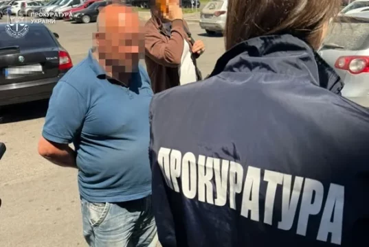 У Львові викрили схему виїзду за кордон за 15 тисяч доларів