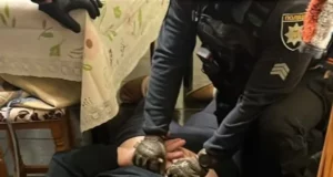 У Львові викрили 42-річного чоловіка, підозрюваного у збуті канабісу