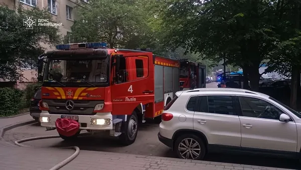 image У Львові загорілося горище багатоповерхівки на вулиці Симоненка