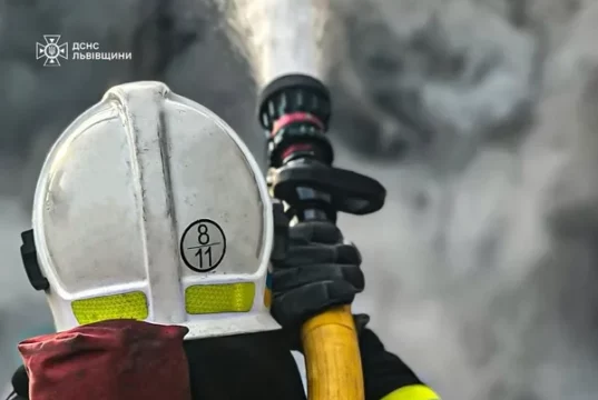 На Львівщині за добу загасили шість пожеж і врятували три будівлі