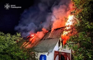 У Шептицькому районі рятувальники не дали вогню знищити п’ять будівель У Шептицькому районі рятувальники не дали вогню знищити п’ять будівель