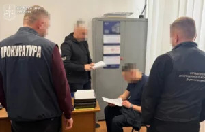 На Львівщині судитимуть інспектора митниці за пропуск незадекларованої техніки На Львівщині судитимуть інспектора митниці за пропуск незадекларованої техніки