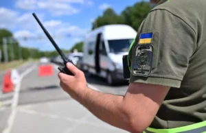 На кордоні з Польщею перевантажені два пункти пропуску на Львівщині На кордоні з Польщею перевантажені два пункти пропуску на Львівщині