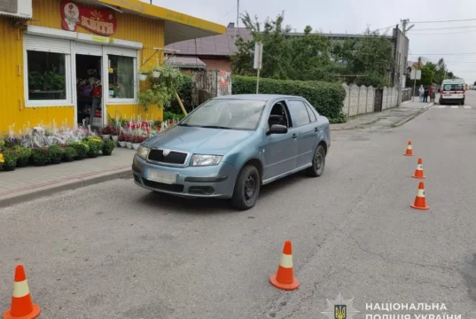 У Дрогобичі автомобіль травмував 15-річну пішохідку на вулиці Самбірській