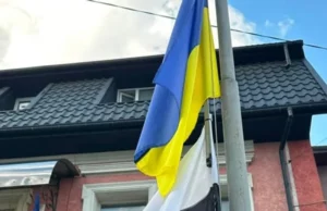 У селищі Івано-Франкове підняли «Прапор Надії» на підтримку полонених