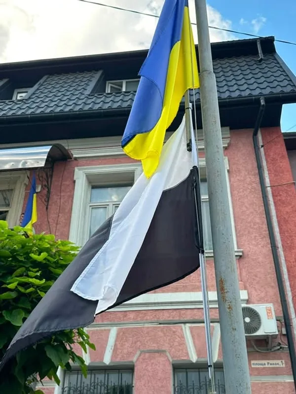 image У селищі Івано-Франкове підняли «Прапор Надії» на підтримку полонених