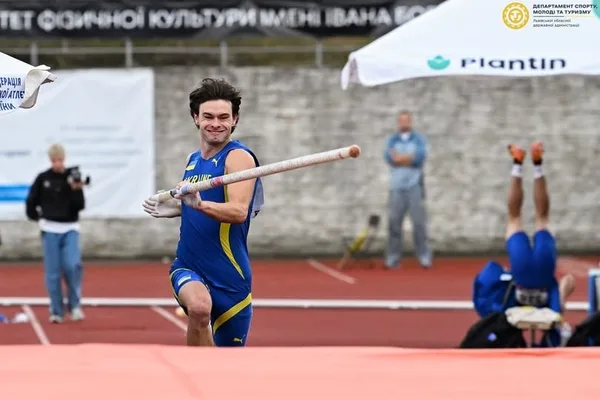 На стадіоні «Скіф» у Львові понад 400 легкоатлетів розіграли 42 комплекти нагород чемпіонату України