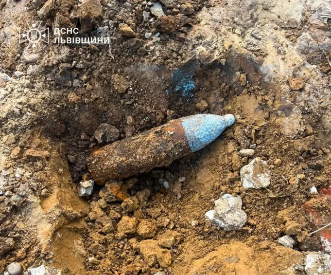 У селі Голубиця на Золочівщині знищили артснаряд часів Другої світової війни