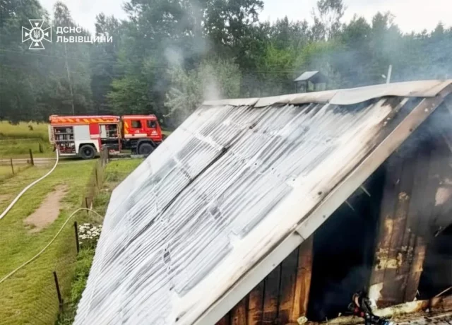 image У Верещиці вогнеборці вберегли від вогню дві господарські будівлі