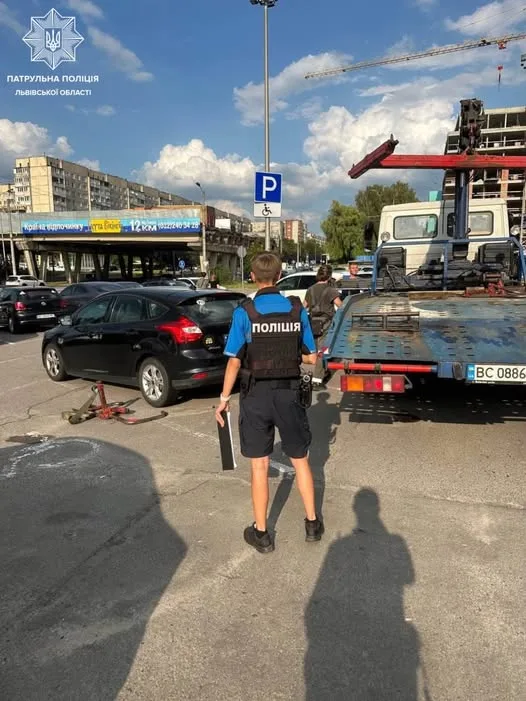 image На Львівщині нагадали про штрафи за паркування на місцях для людей з інвалідністю