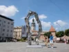 У Львові на площі Митній відкрили інсталяцію «Пройти через…»
