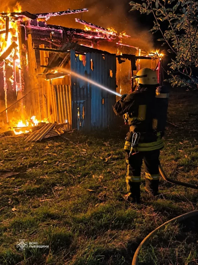 image У селі Лопушно на Самбірщині ліквідували пожежу в житловому будинку
