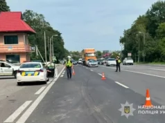 Поблизу Львова на трасі Львів–Шегині травмувався водій Skoda Fabia Поблизу Львова на трасі Львів–Шегині травмувався водій Skoda Fabia