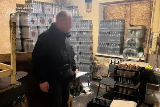 Львів’янина судитимуть за підпільне виготовлення алкоголю та цигарок на 1,2 млн грн