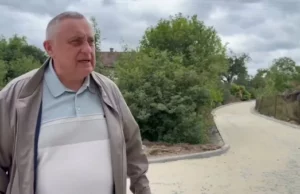 (Українська) У Хоросно завершили облаштування дороги до батьківської хати Героя України Олега Хомицького У Хоросно завершили облаштування дороги до батьківської хати Героя України Олега Хомицького