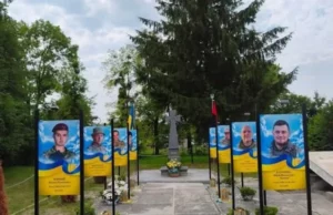 (Українська) У селі Лугове на Золочівщині відкрили Алею слави полеглим захисникам У селі Лугове на Золочівщині відкрили Алею слави полеглим захисникам