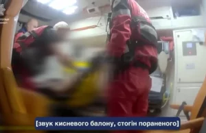 У Львові патрульні надали домедичну допомогу чоловікові з ножовим пораненням