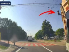 У Львові водій маршрутки проїхав на червоне світло світлофора У Львові водій маршрутки проїхав на червоне світло світлофора